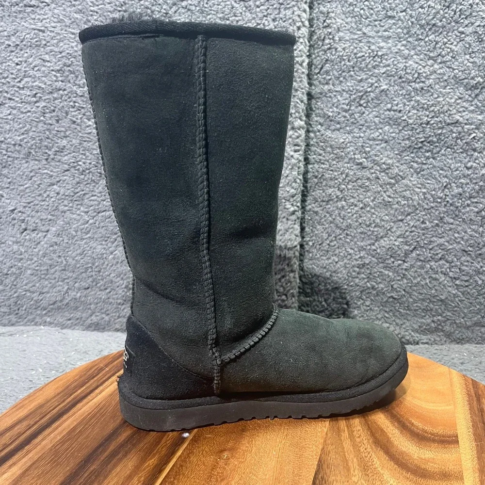 UGG Australia Tall Classic Suede‎ Sheepskin Boots Womens Black Size 4 Fur Cozy